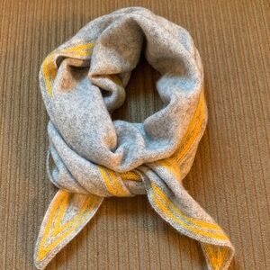 Gray cashmere Scarf with Yellow Trim
